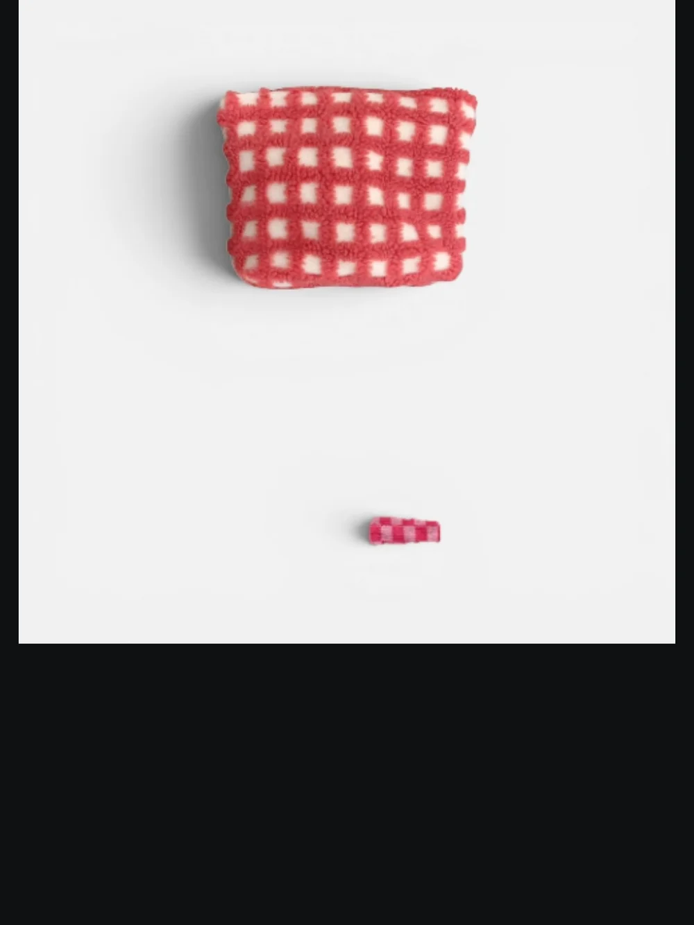 Red and White Checkered Knit Pouch